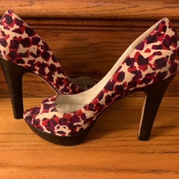 Gorgeous VIA SPIGA Abstract Leopard Peep-Toe Pumps, Size 8.5 / 39, EUC (Fabric) - Picture 1 of 8